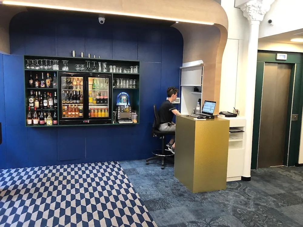 Ibis Styles Cadet Lafayette Hotel Paříž